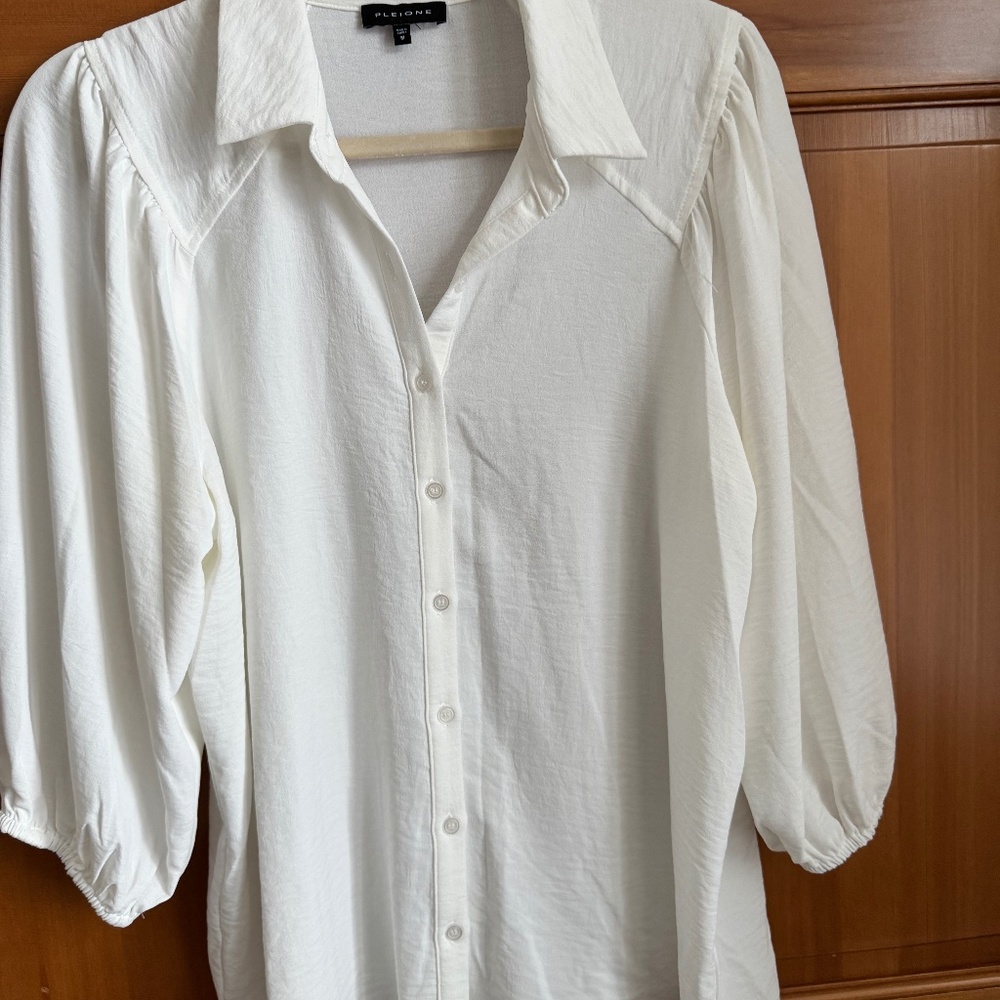 Ivory blouse M